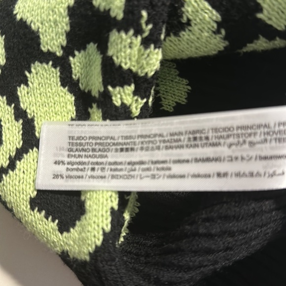 NWOT. Zara Black/Green Printed Knit Sweater. Size S. - Picture 5 of 8